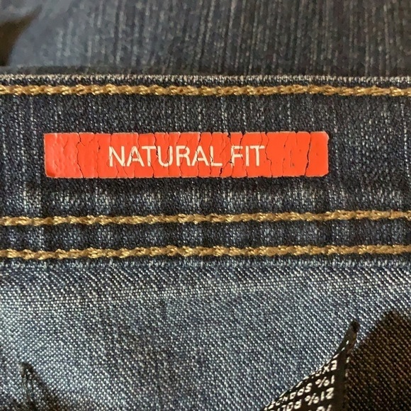 Women’s Style & Co Size 12 jeans natural fit - Picture 6 of 8
